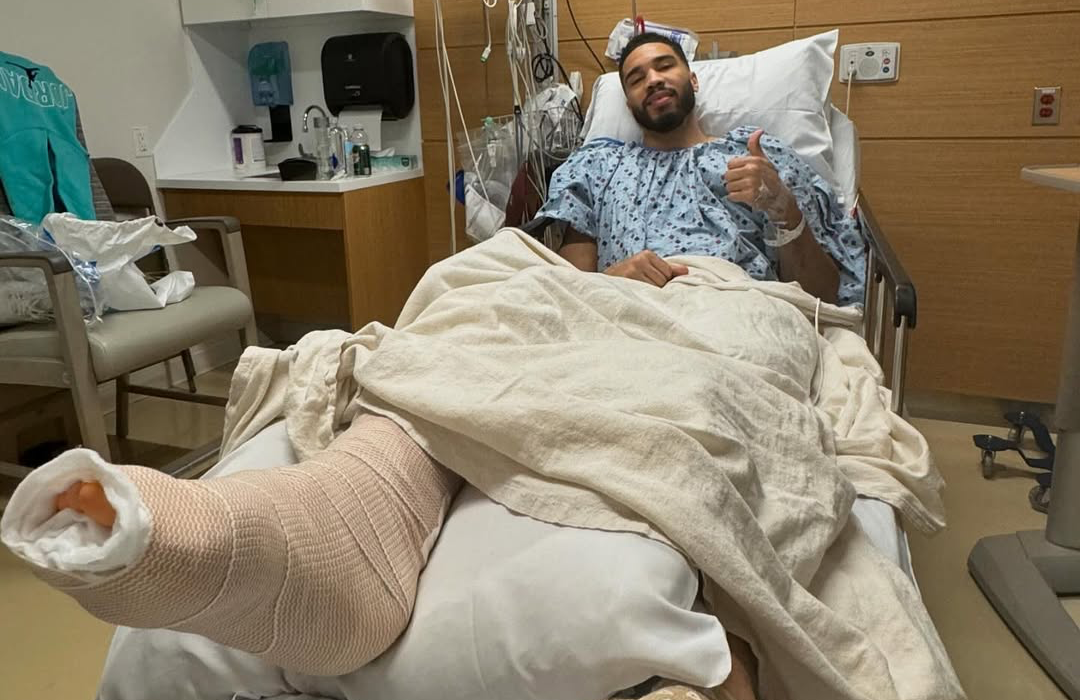Jayson Tatum shares an image from the hospital (Source: Instagram)