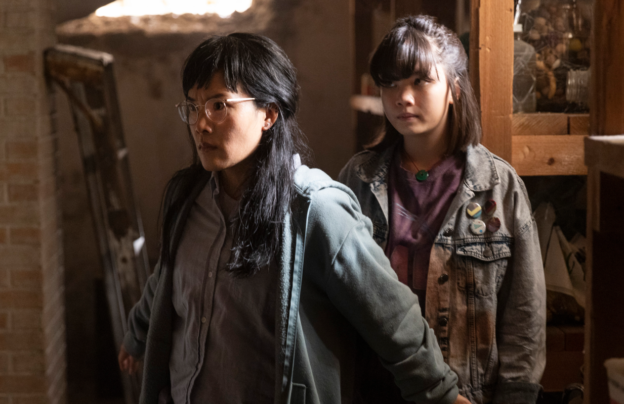Ali Wong and Riley Lai Nelet in Paper Girls (Photo: Anjali Pinto/Prime Video)
