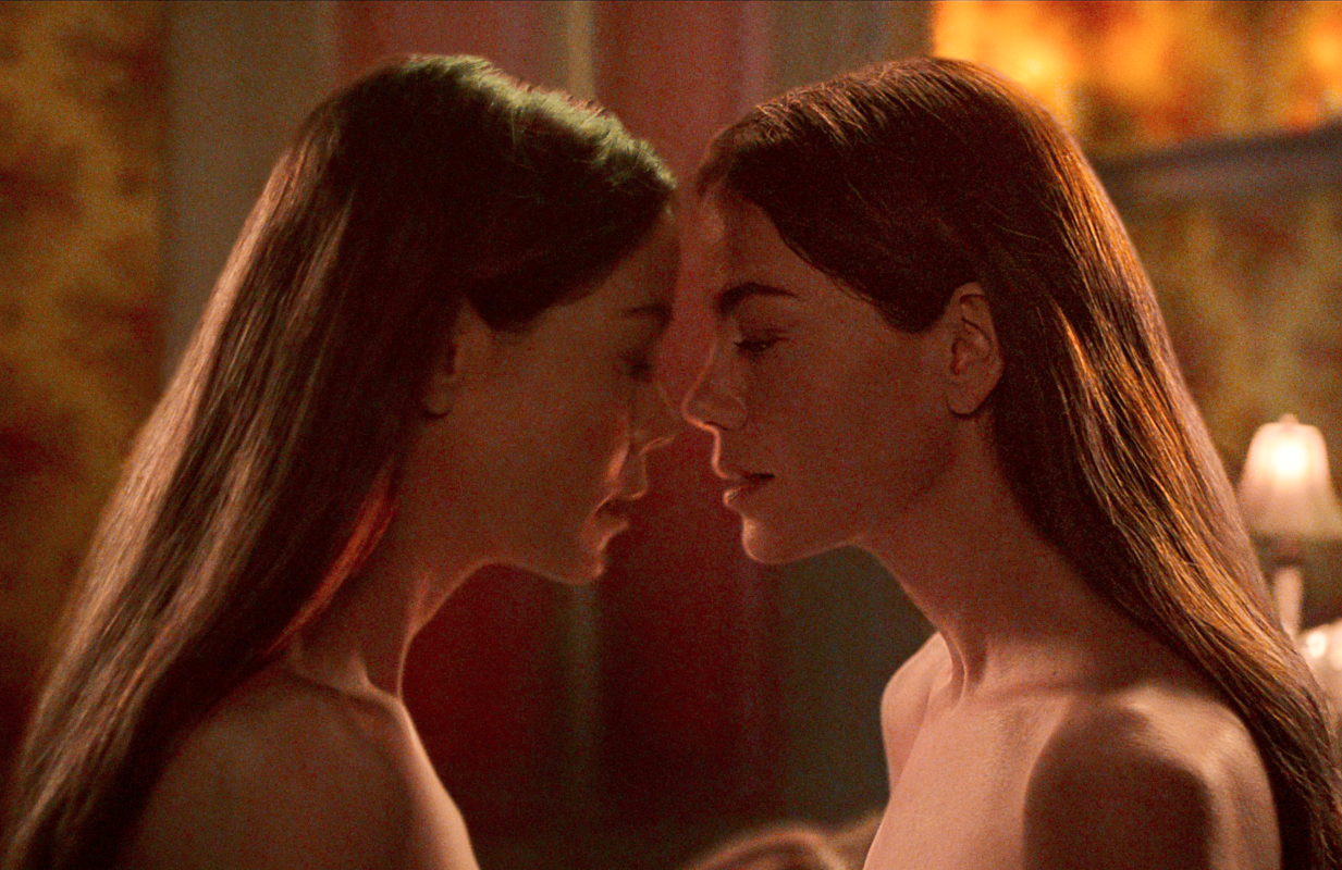 Michelle Monaghan as twins in Echoes (Photo: Netflix)