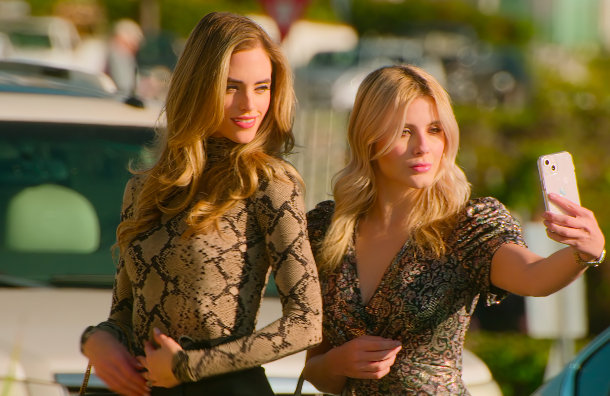 Selling The OC (Photo: Netflix)