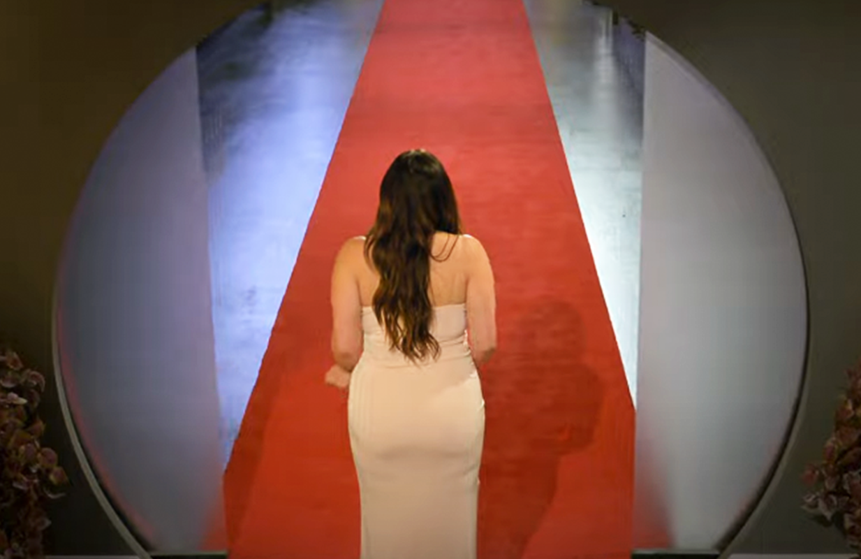 A contestant prepares to see her partner in Love is Blind. (Photo: Netflix)