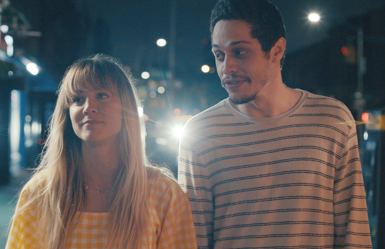 Kaley Cuoco and Pete Davidson star in Meet Cute. (Photo: MKI Distribution Services)