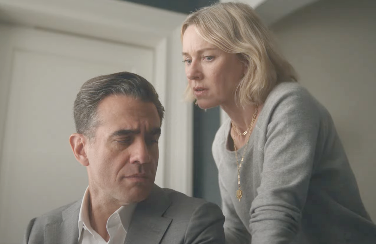 Bobby Cannavale and  Naomi Watts in The Watcher. (Photo: Netflix)