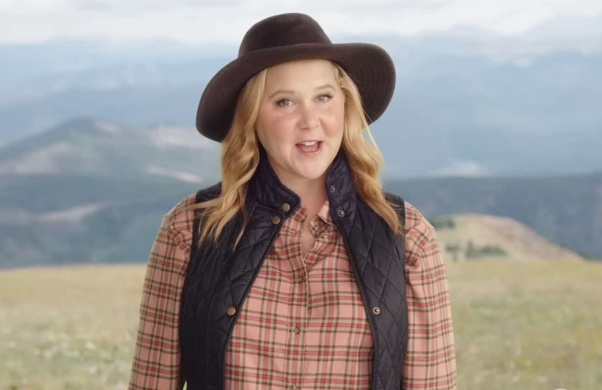 Amy Schumer in a sketch from Inside Amy Schumer Season 5. (Screenshot: Paramount+)