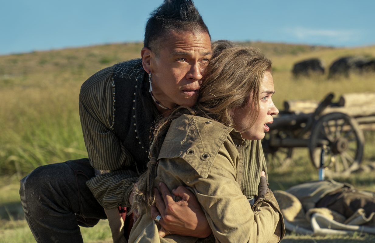 Chaske Spencer and Emily Blunt in The English (Photo: Diego Lopez Calvin/Prime Video)