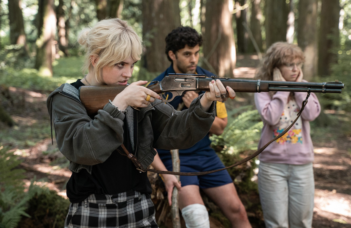 Sophie Thatcher, Steven Krueger, and Samantha Hanratty in Yellowjackets. (Photo: Showtime)