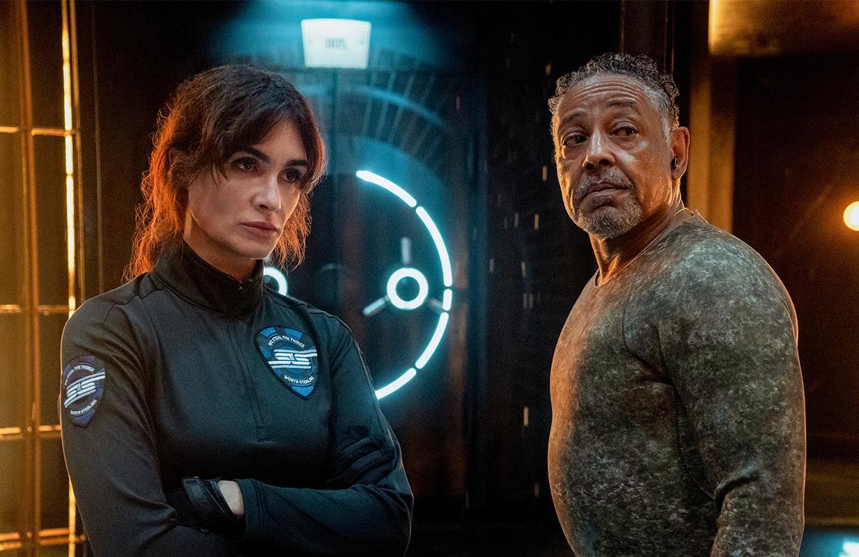 Paz Vega and Giancarlo Esposito in Kaleidoscope. (Photo: Netflix)