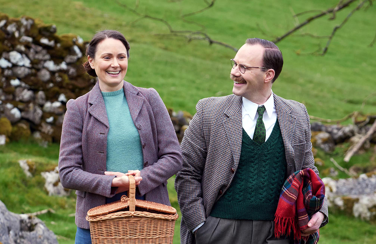 Anna Madeley and Will Thorp in All Creatures Great and Small Season 3. (Courtesy of Playground Entertainment and MASTERPIECE)