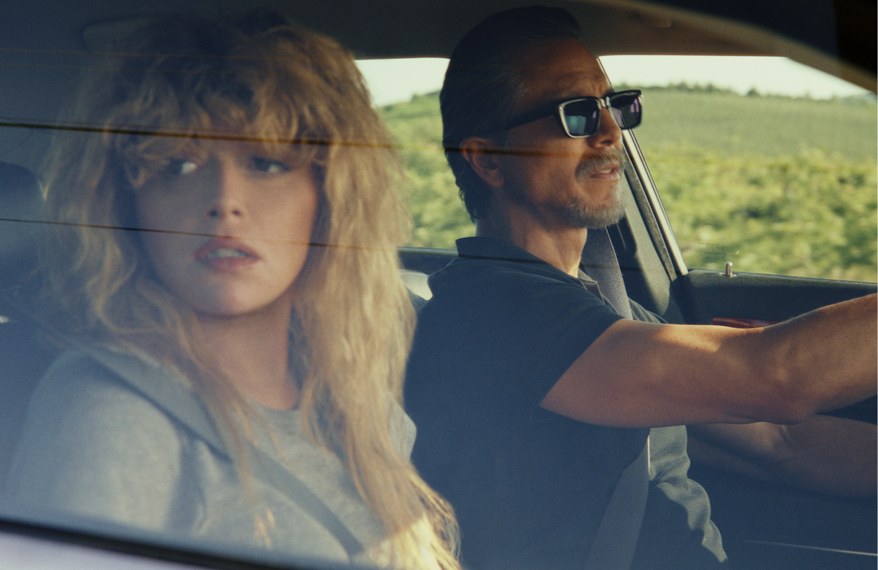 Natasha Lyonne and Benjamin Bratt in the season finale of Poker Face (Photo: Peacock)