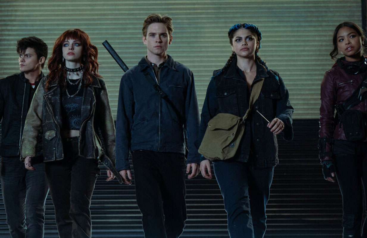 Tyler DiChiara, Olivia Rose Keegan, Oscar Morgan, Fallon Smythe, Navia Robinson in Gotham Knights (Photo: The CW)