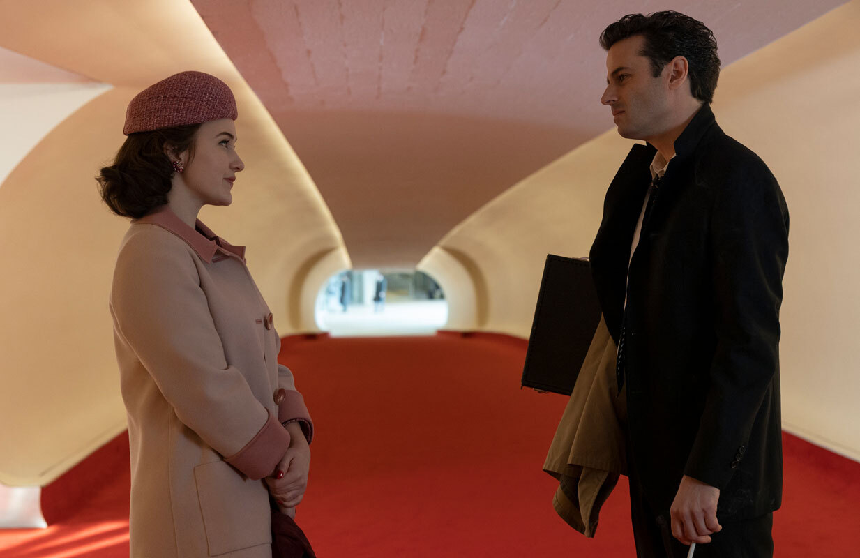 Rachel Brosnahan and Luke Kirby in The Marvelous Mrs. Maisel (Photo: Amazon Studios)