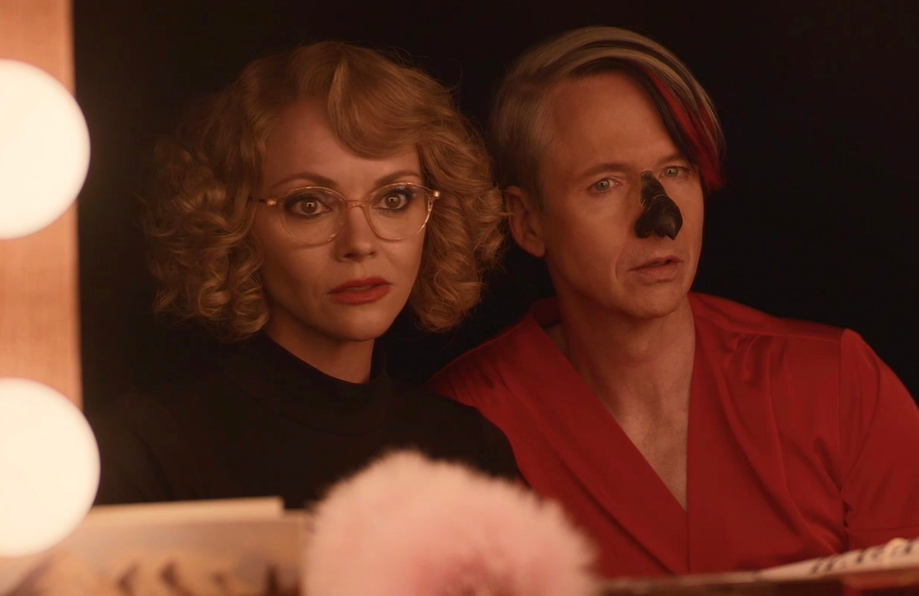 Christina Ricci and John Cameron Mitchell in Yellowjackets (Photo: Showtime)
