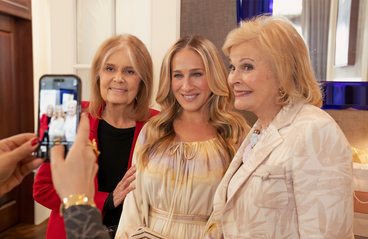 Gloria Steinem, Sarah Jessica Parker, and Candice Bergen in And Just Like That (Photo: Craig Blankenhorn/Max)