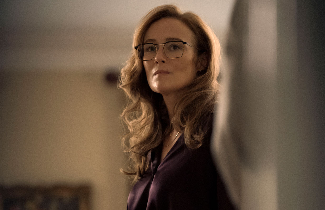 Jennifer Ehle in Dead Ringers (Photo: Niko Tavernise/Prime Video)