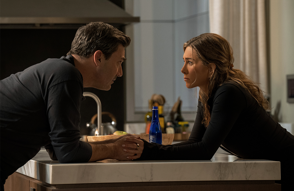 Jon Hamm and Jennifer Aniston in The Morning Show (Photo: Apple TV+)