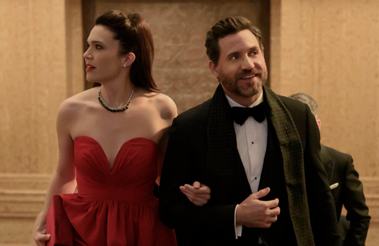 Mandy Moore and Edgar Ramírez in Dr. Death Season 2 (Photo: David Giesbrecht/Peacock)