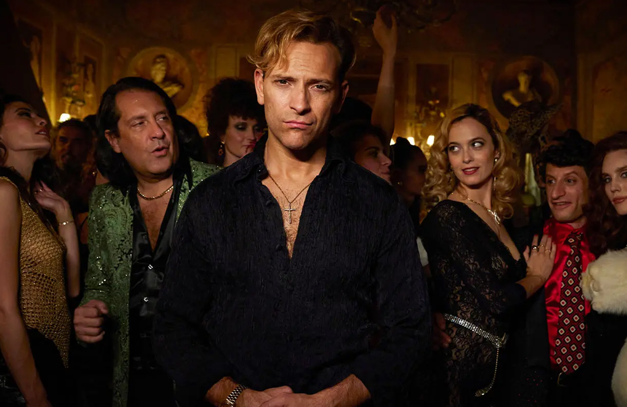 Alessandro Borghi as Rocco Siffredi in Supersex (Photo: Netflix)