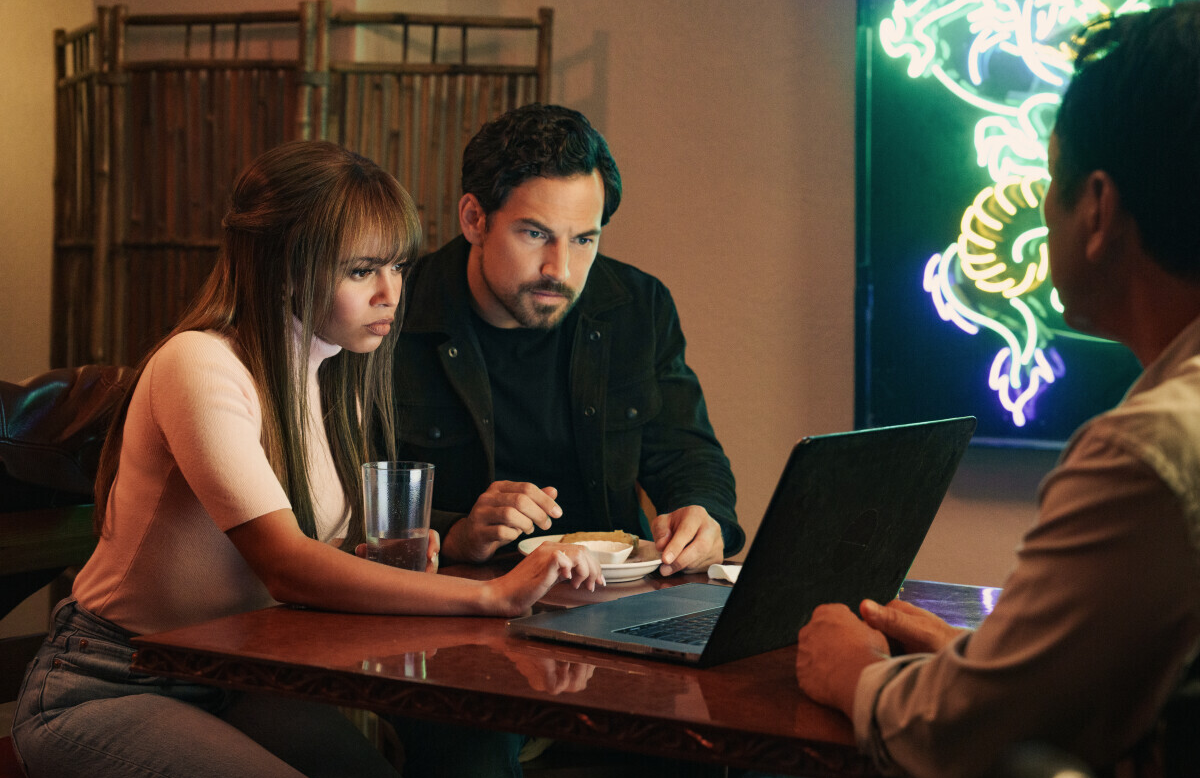 Vanessa Morgan and Giacomo Gianniotti in Wild Cards (Photo: The CW)