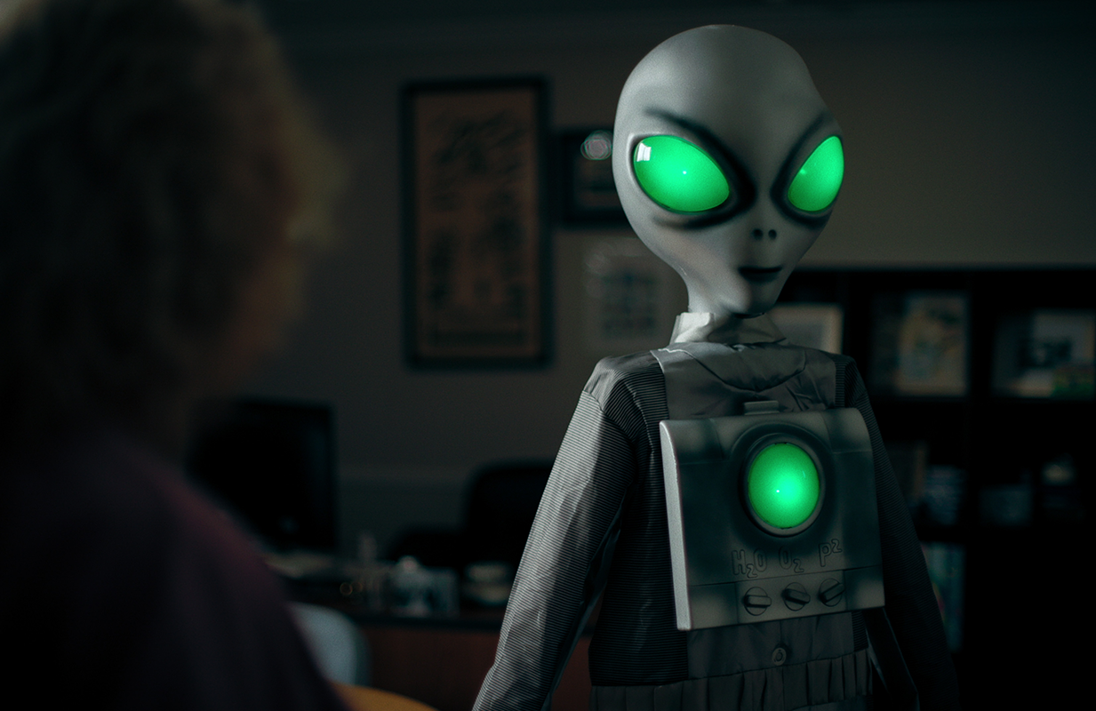 Yet another Files of the Unexplained mystery: What's with the CGI alien? (Photo: Netflix)