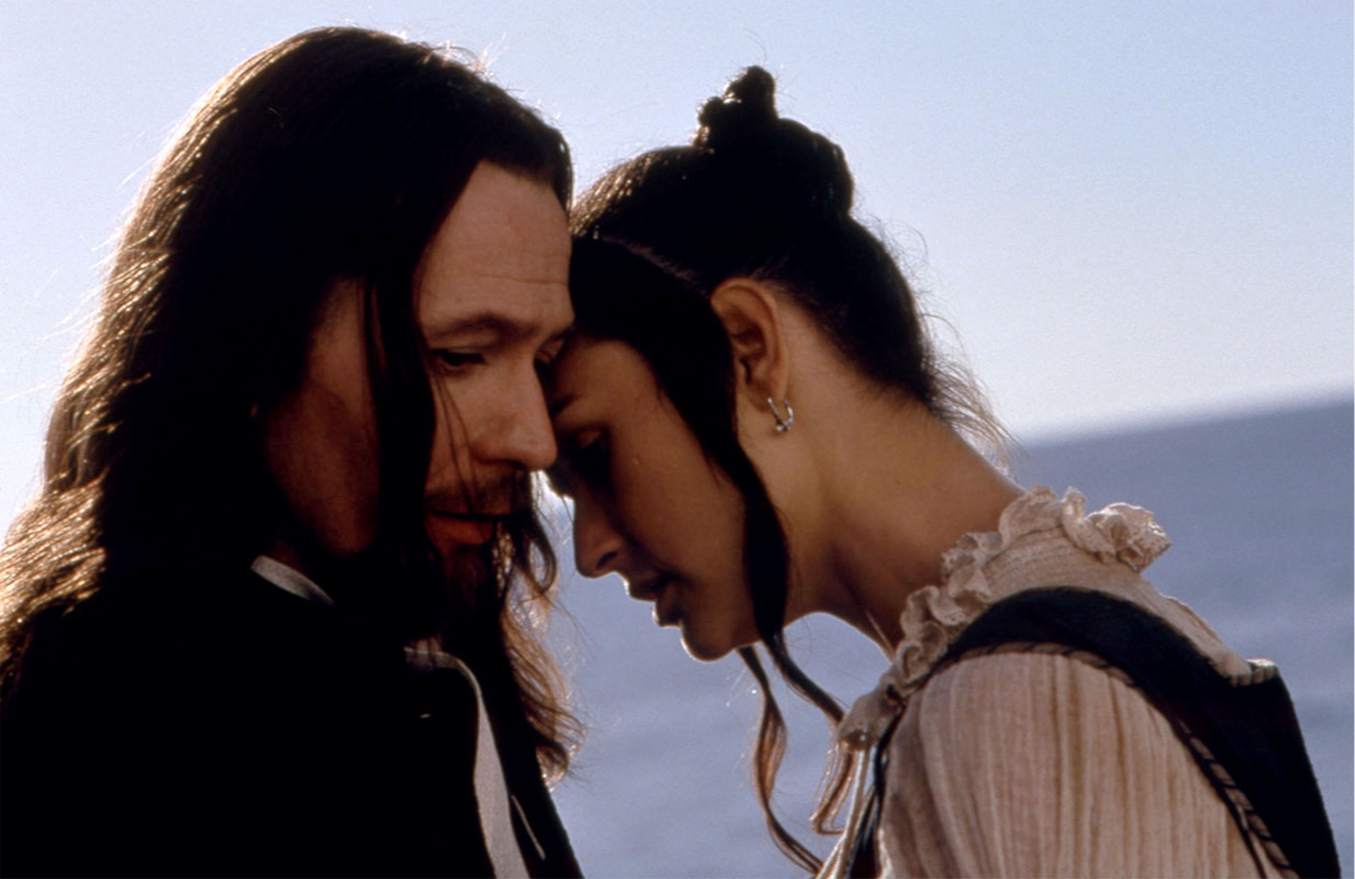 Gary Oldman and Demi Moore in  The Scarlet Letter  (Photo: Everett Collection)