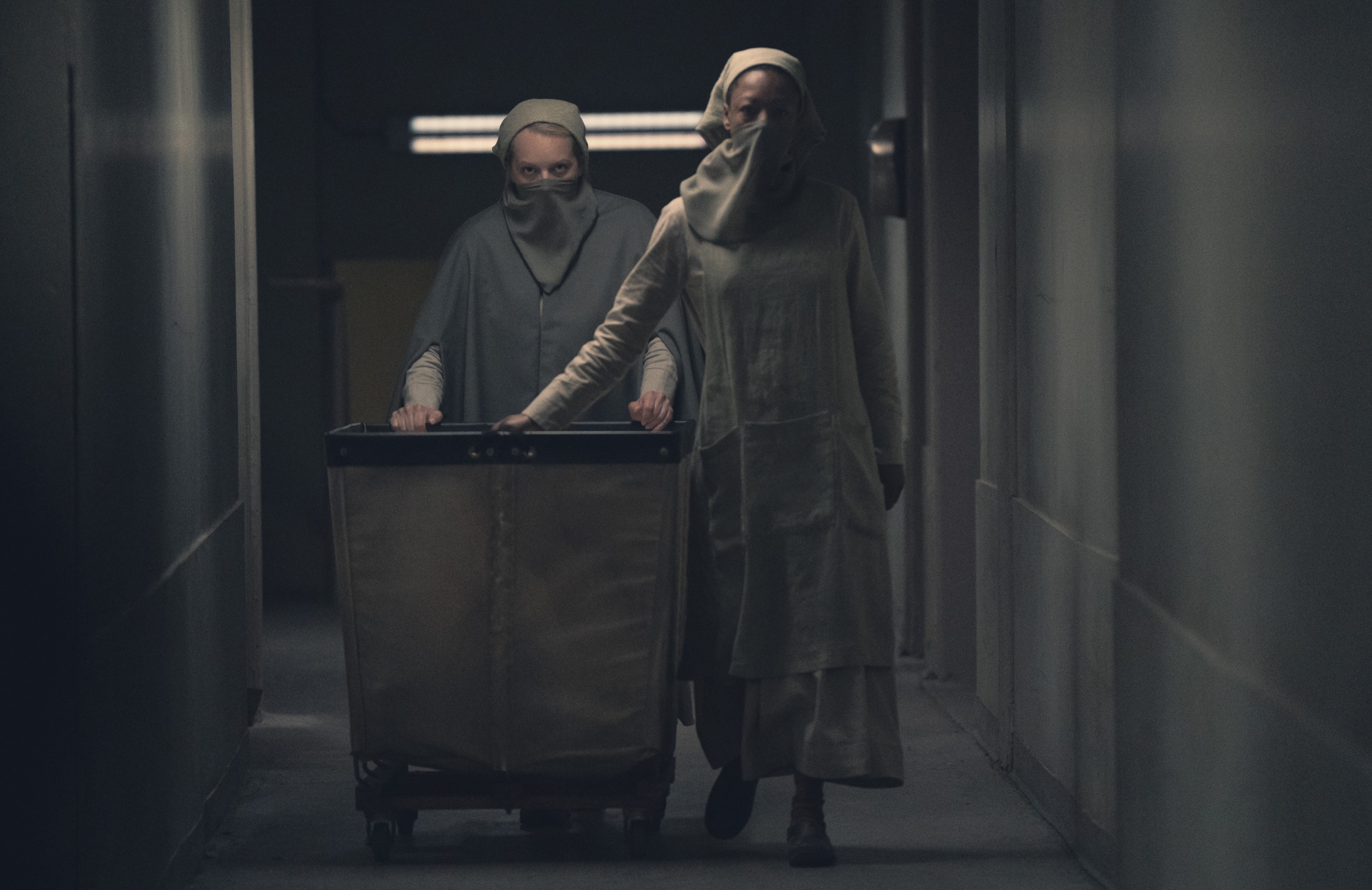 THE HANDMAID'S TALE, from left: Elisabeth Moss, Samira Wiley, ‘Janine', (Season 6, ep. 605, aired April 22, 2025). photo: Steve Wilkie / ©Hulu/Disney / Courtesy Everett Collection