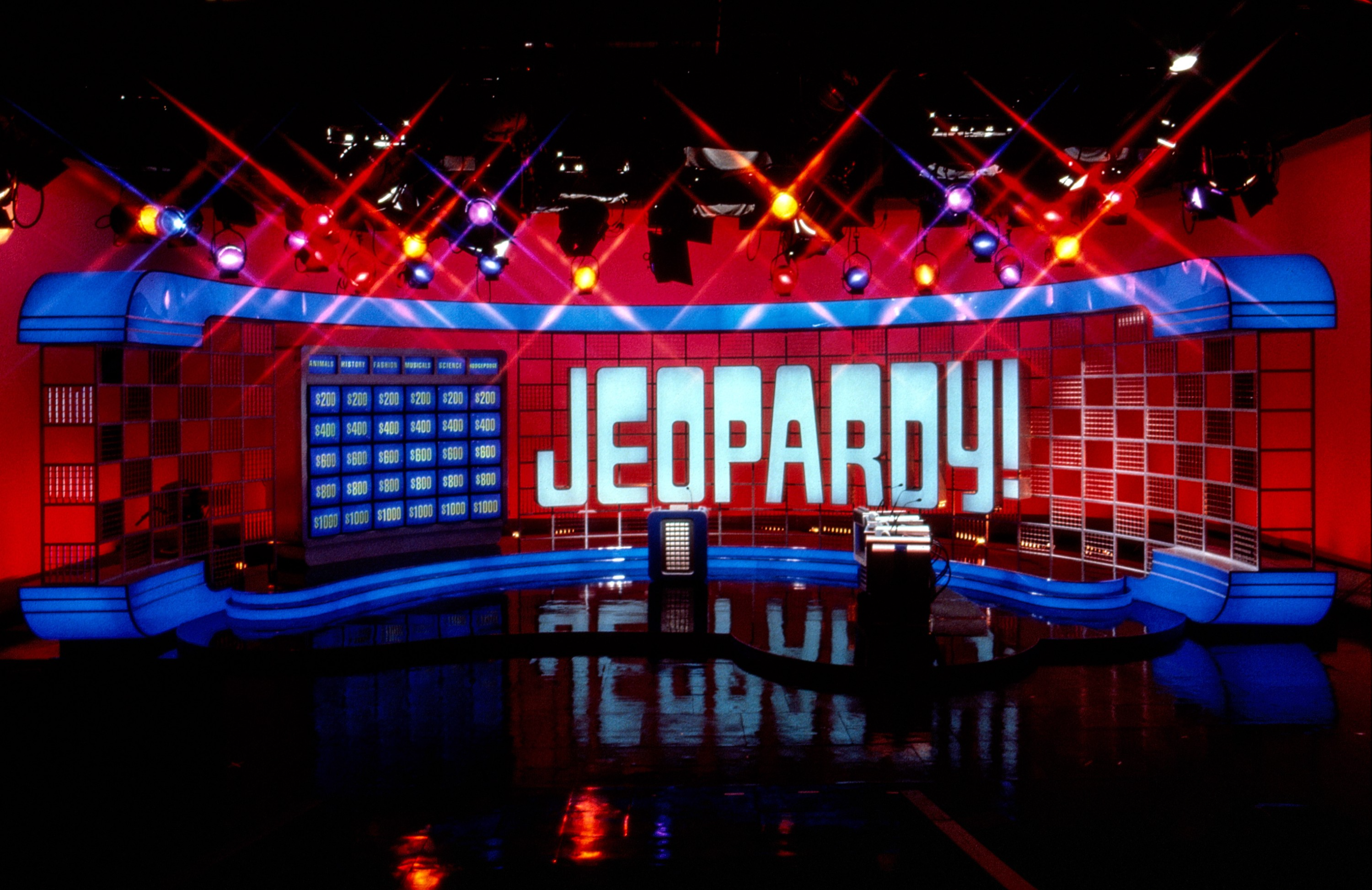 Jeopardy set (2003), 1984-, ©ABC / Courtesy Everett Collection