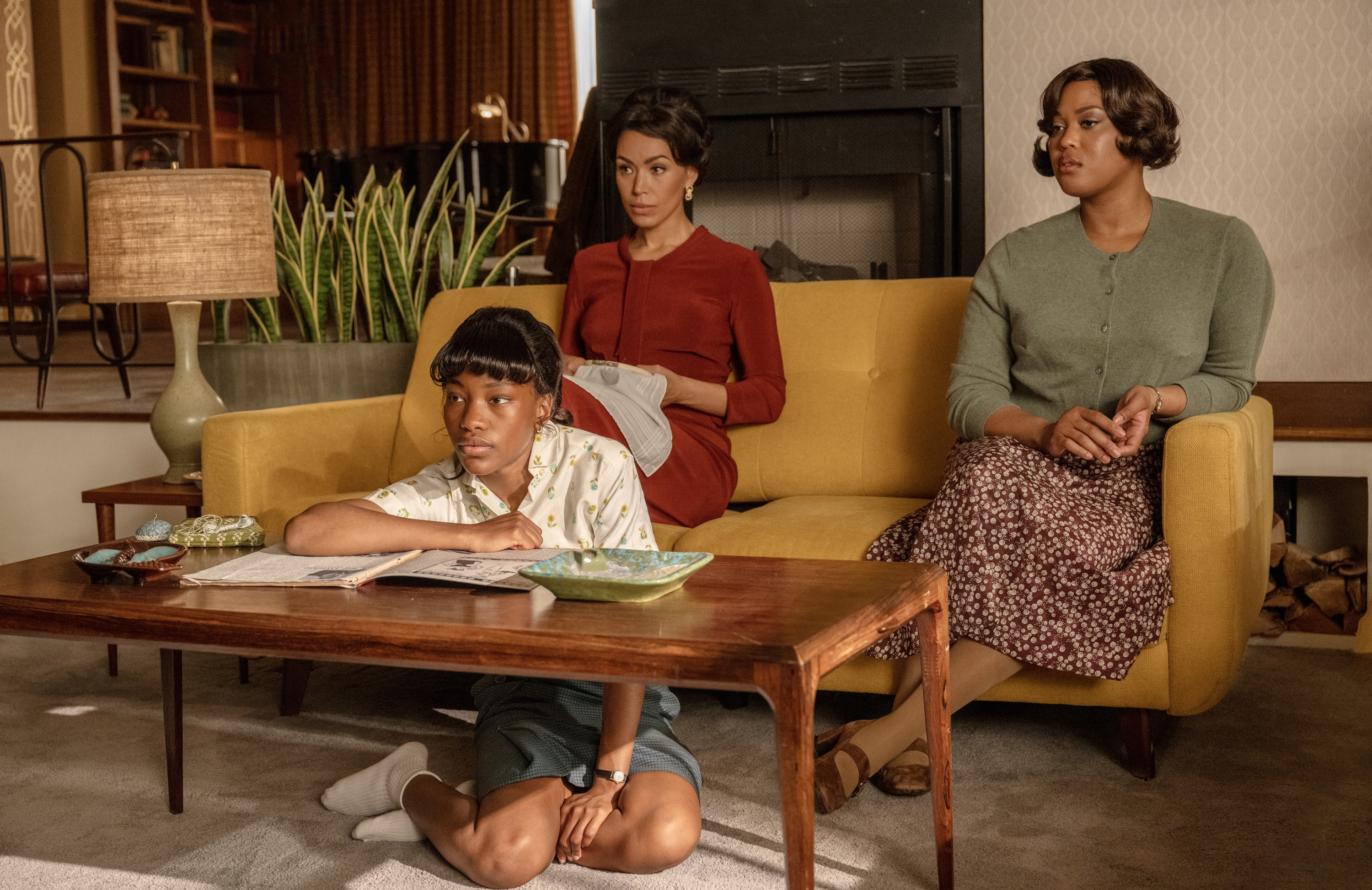 GODFATHER OF HARLEM, back from left: Ilfenesh Hadera, Antoinette Crowe-Legacy, front: Demi Singleton, ‘The Straw Man, (Season 4, ep. 403, aired April 27, 2025). photo: Scott McDermott / ©MGM+/ABC Signature / Courtesy Everett Collection
