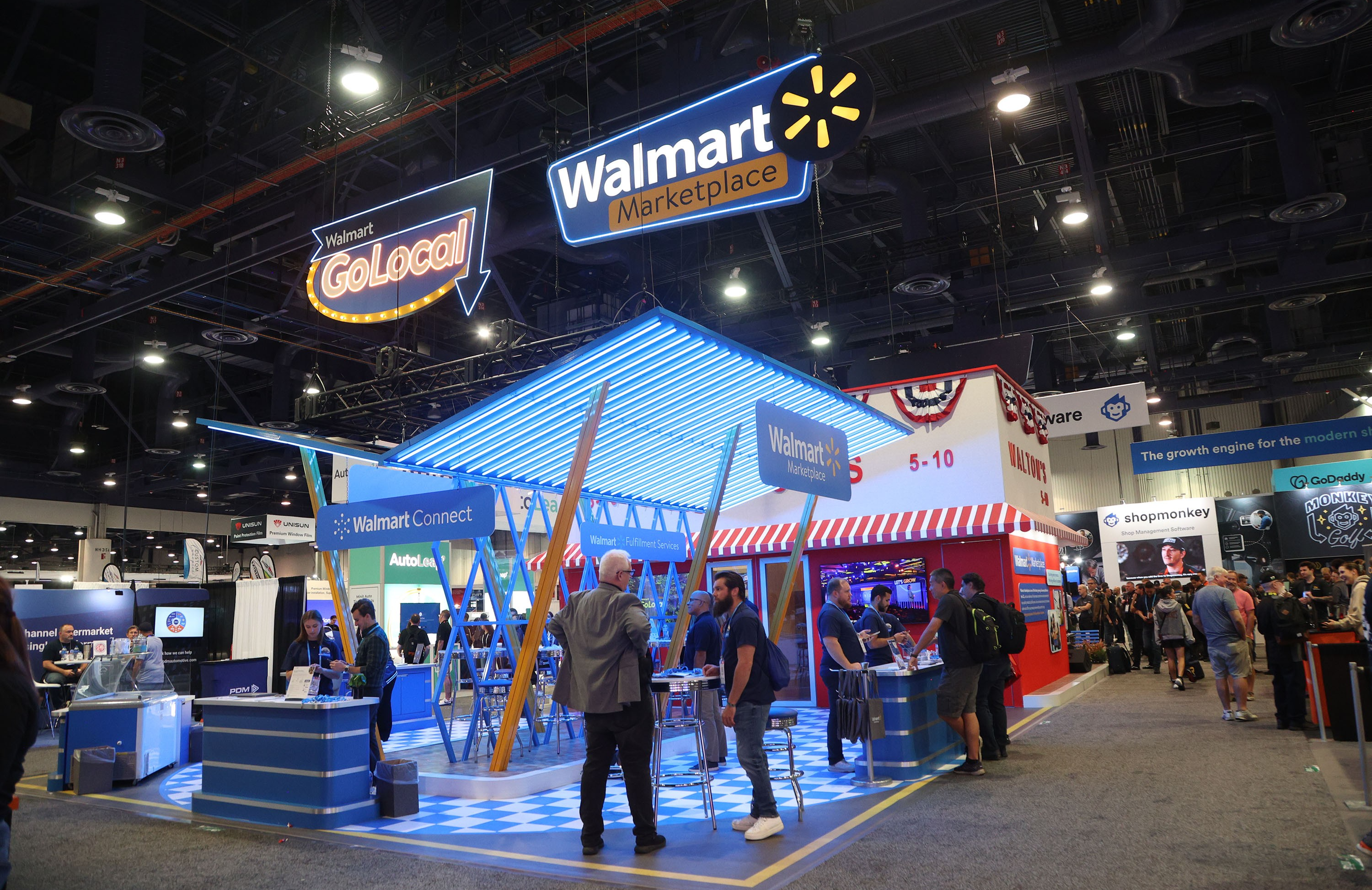 Walmart's July 4th store hours