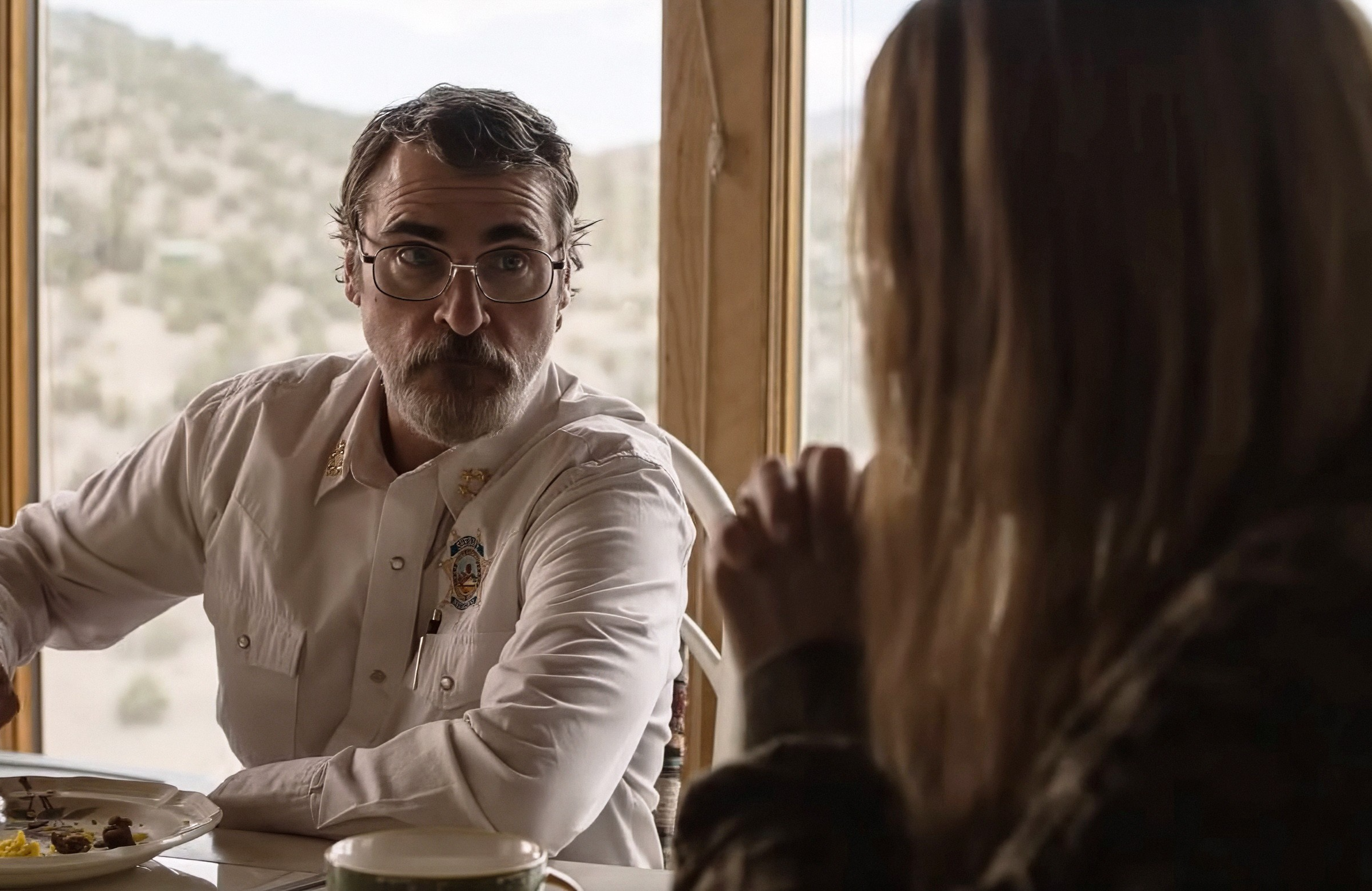 EDDINGTON, from left: Joaquin Phoenix, Emma Stone, 2025. © A24 / Courtesy Everett Collection