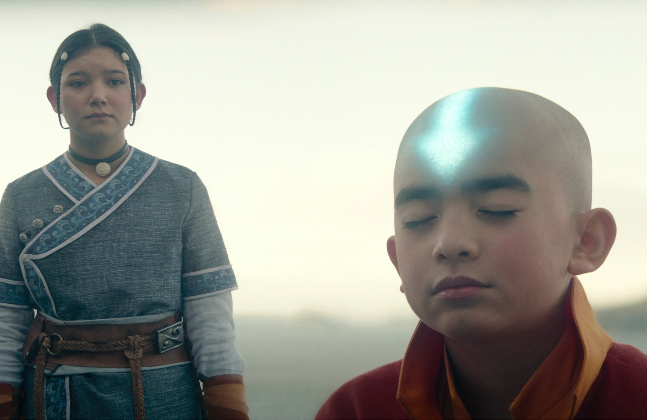 AVATAR: THE LAST AIRBENDER, from left: Kiawentiio, Gordon Cormier, (Season 1, ep. 101, aired Feb. 22, 2024). photo: ©Netflix / Courtesy Everett Collection