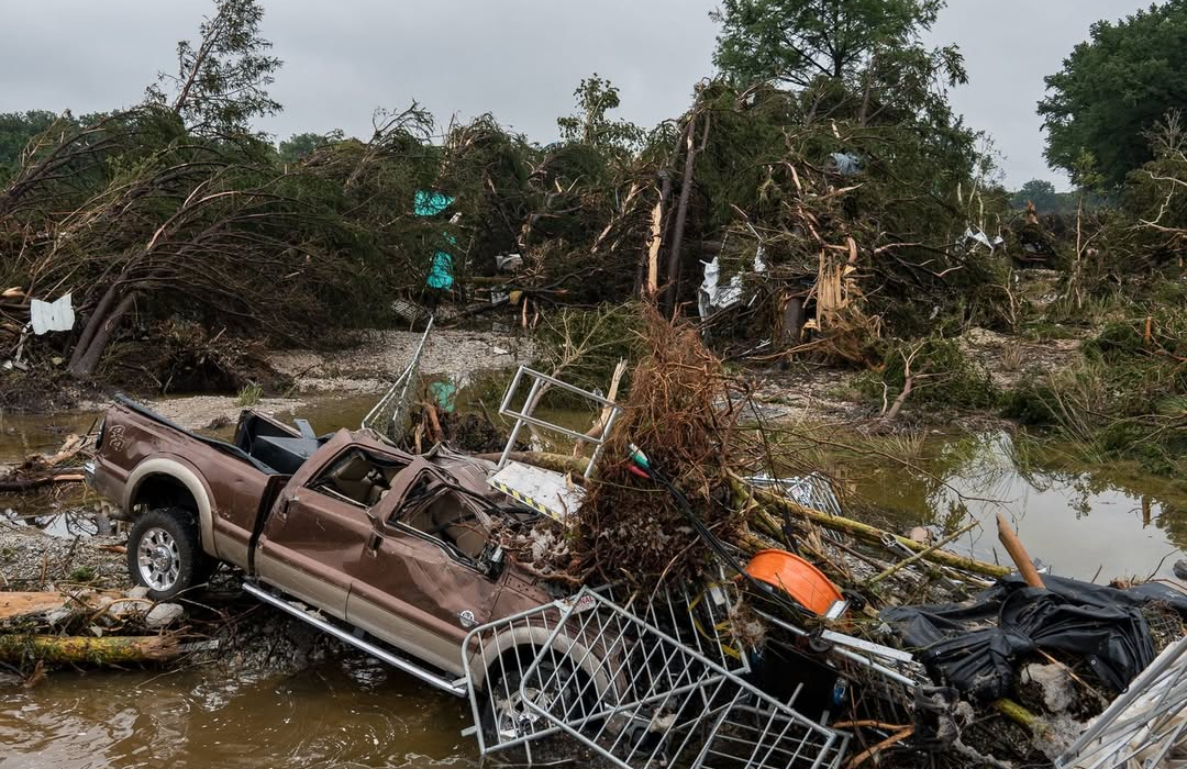 Texas flooded neighbourhood (Image via Instagram/@katiecouric)