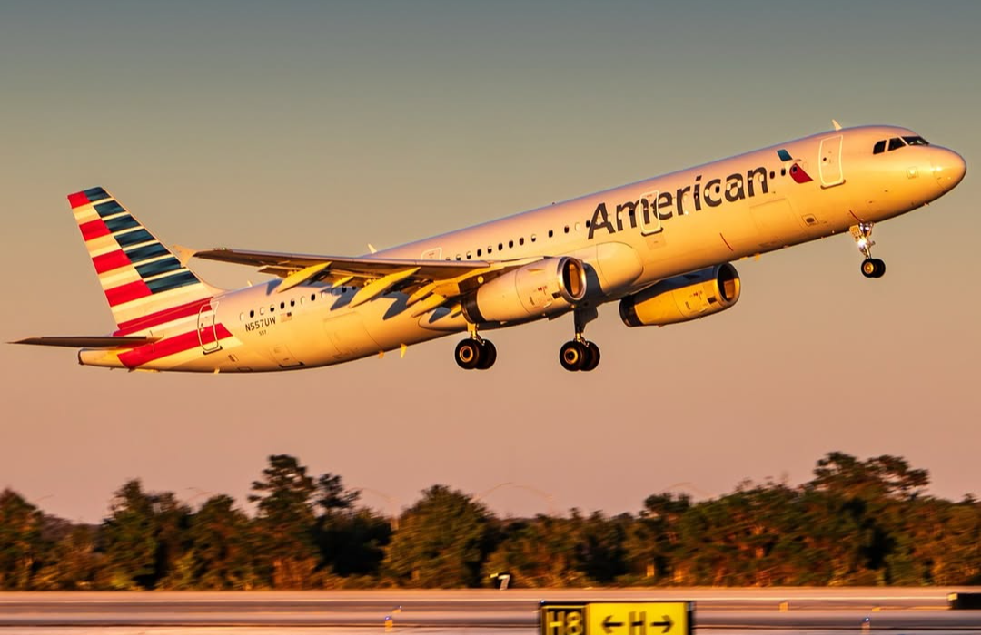 American Airlines plane taking off (Image via Instagram/@americanair)