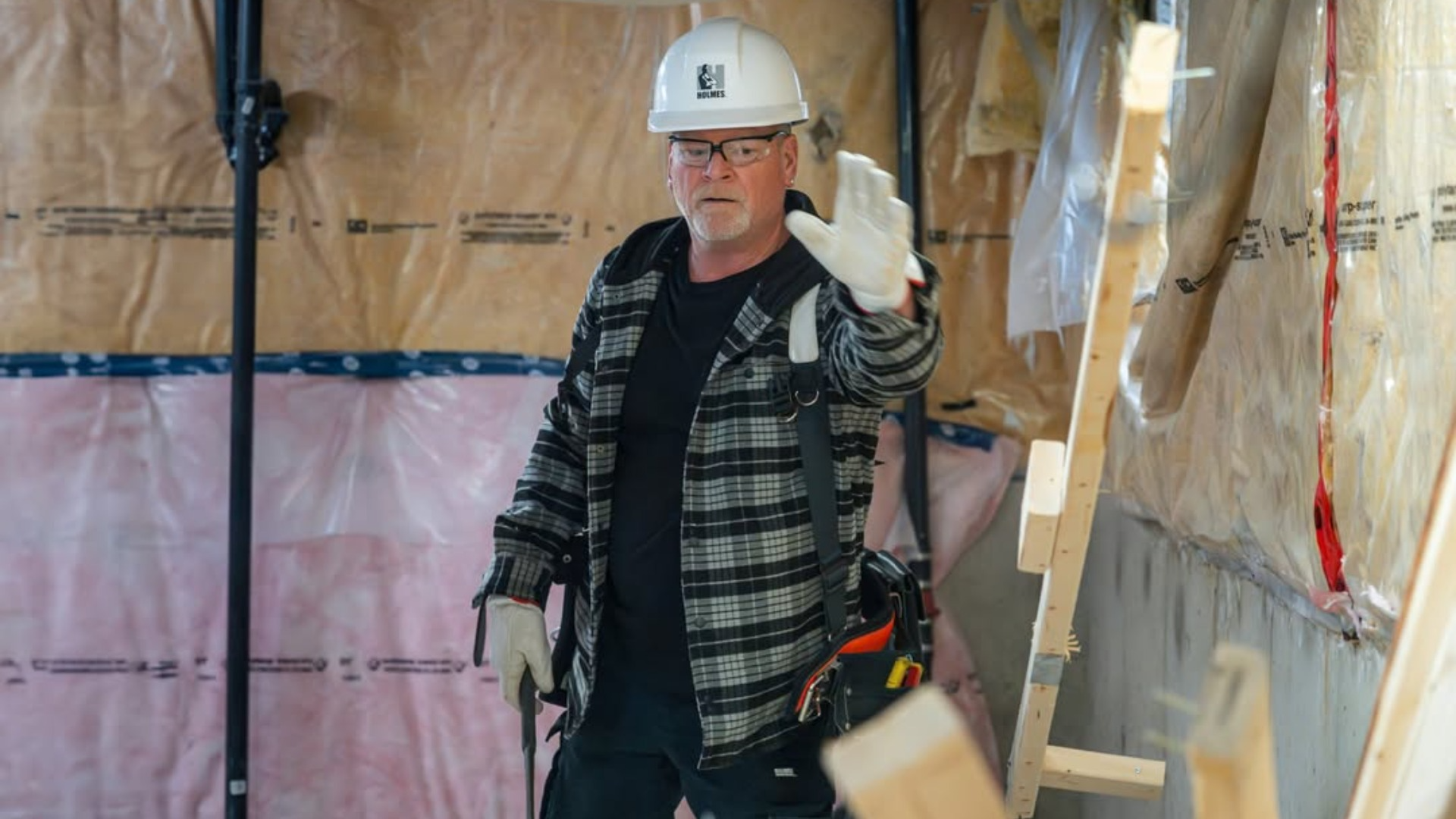Mike Holmes (Image via Instagram @make_it_right)