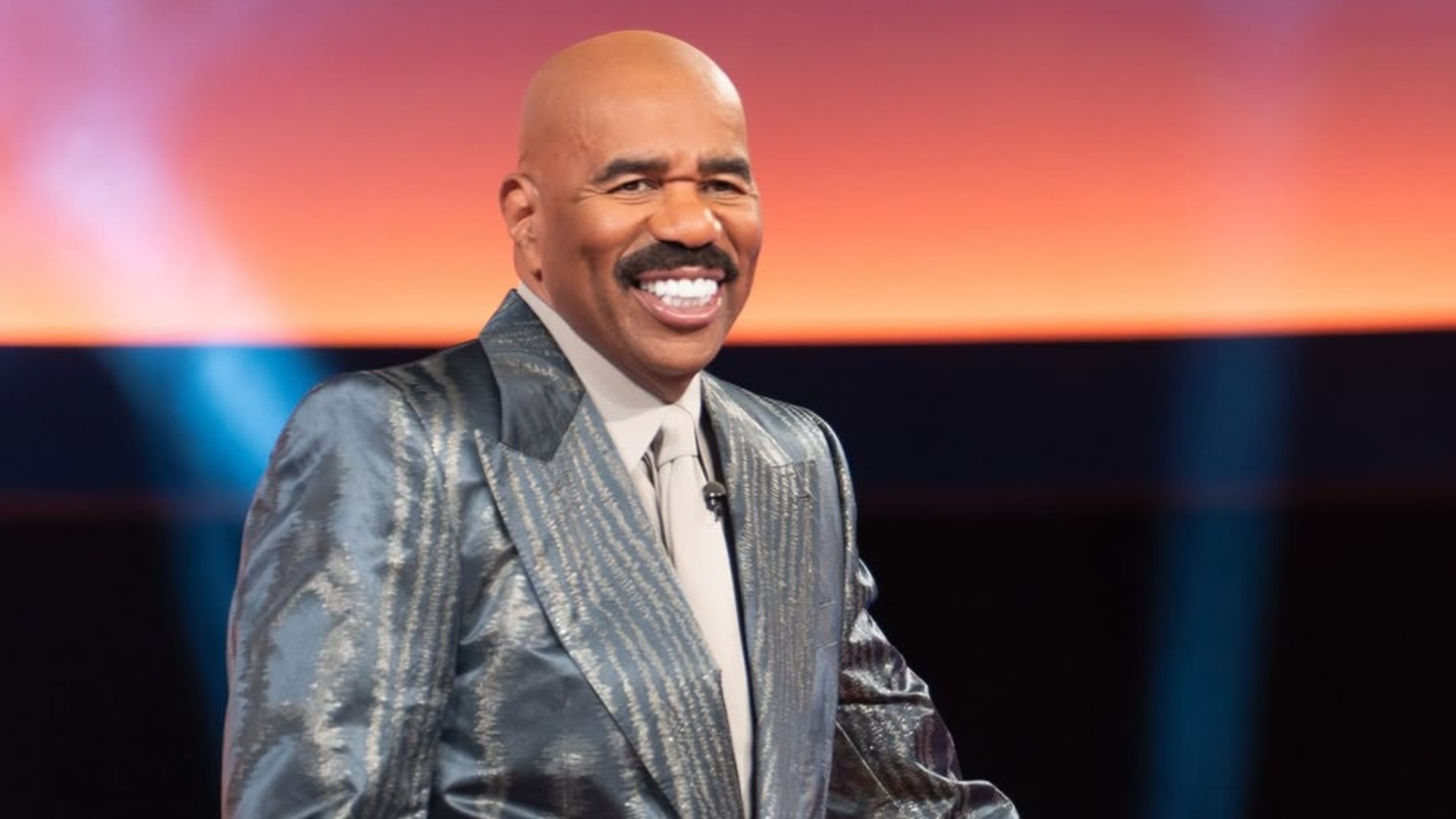 Host of Celebrity Family Feud, Steve Harvey (Image via Instagram @familyfeudabc)