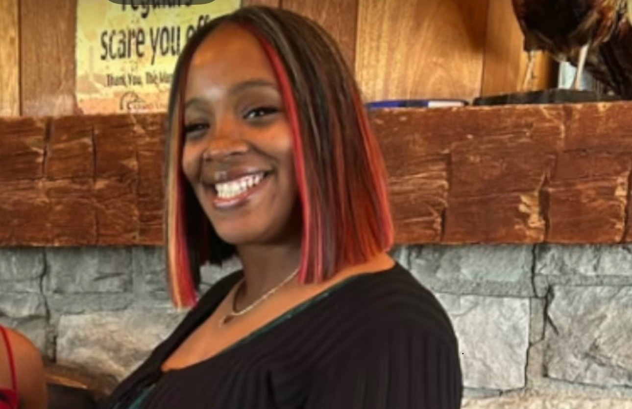 Jennifer Harris posing for a picture (Image via GoFundMe)