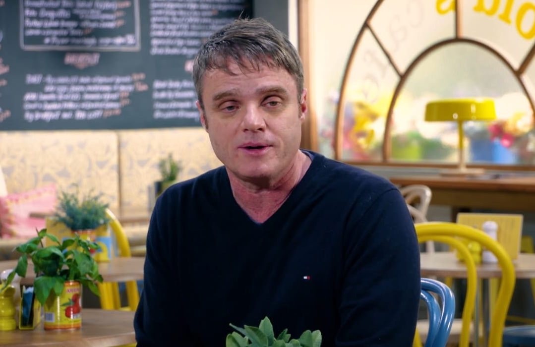 Damien Richardson on the Neighbours Q&amp;A show (Image via YouTube/@Neighbours Official Channel)