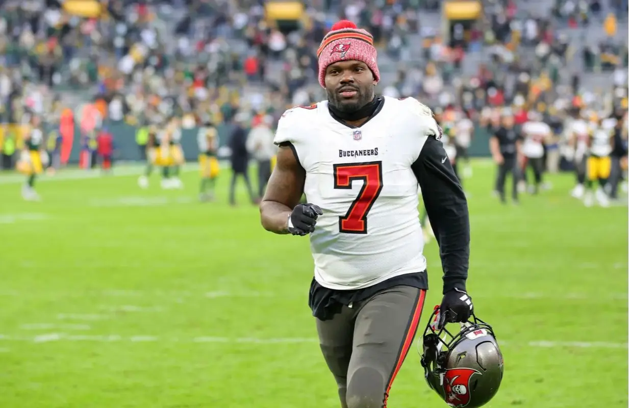Shaquil Barrett (Image via Getty)