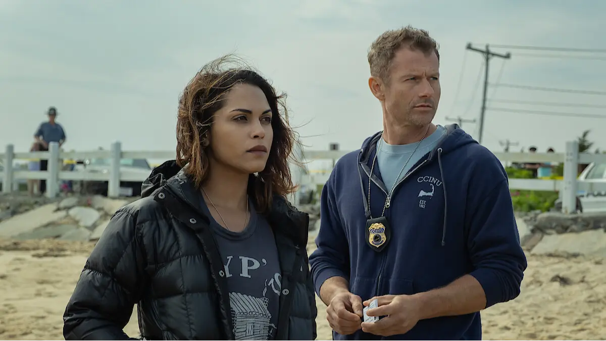 Jackie and Ray in Hightown (Image via Netflix)