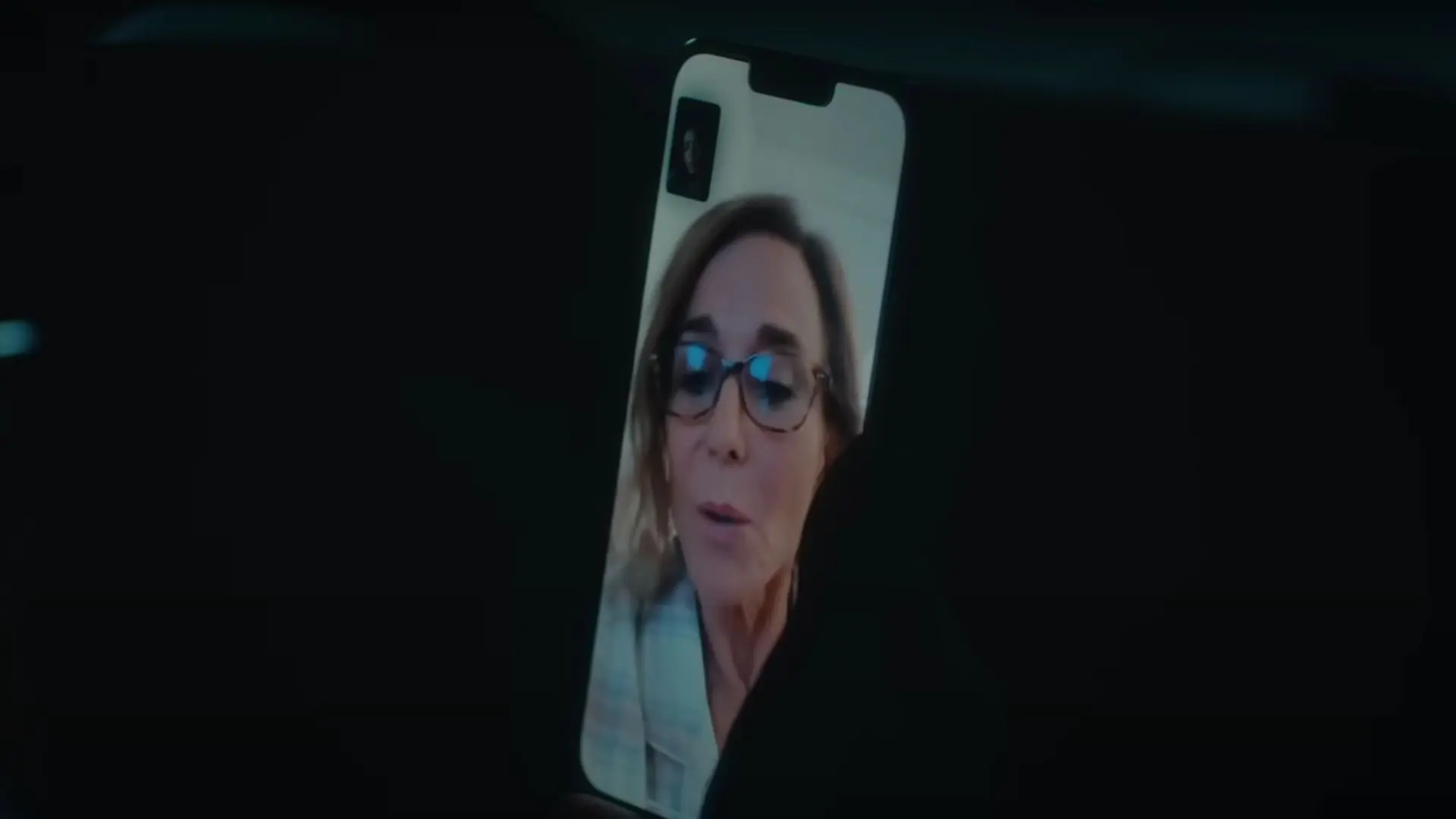 Polly Draper as Iris's mother in the movie (Image via YouTube/@SonyPicturesClassics)