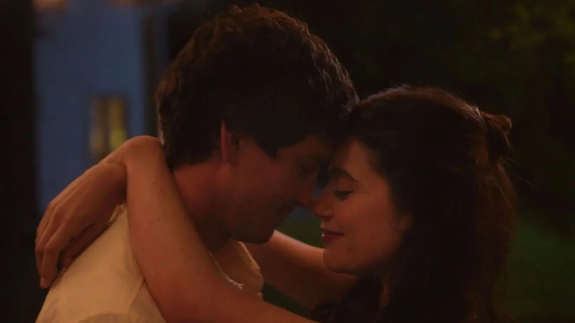 A scene from Oh, Hi! (Image via YouTube/@SonyPicturesClassics)