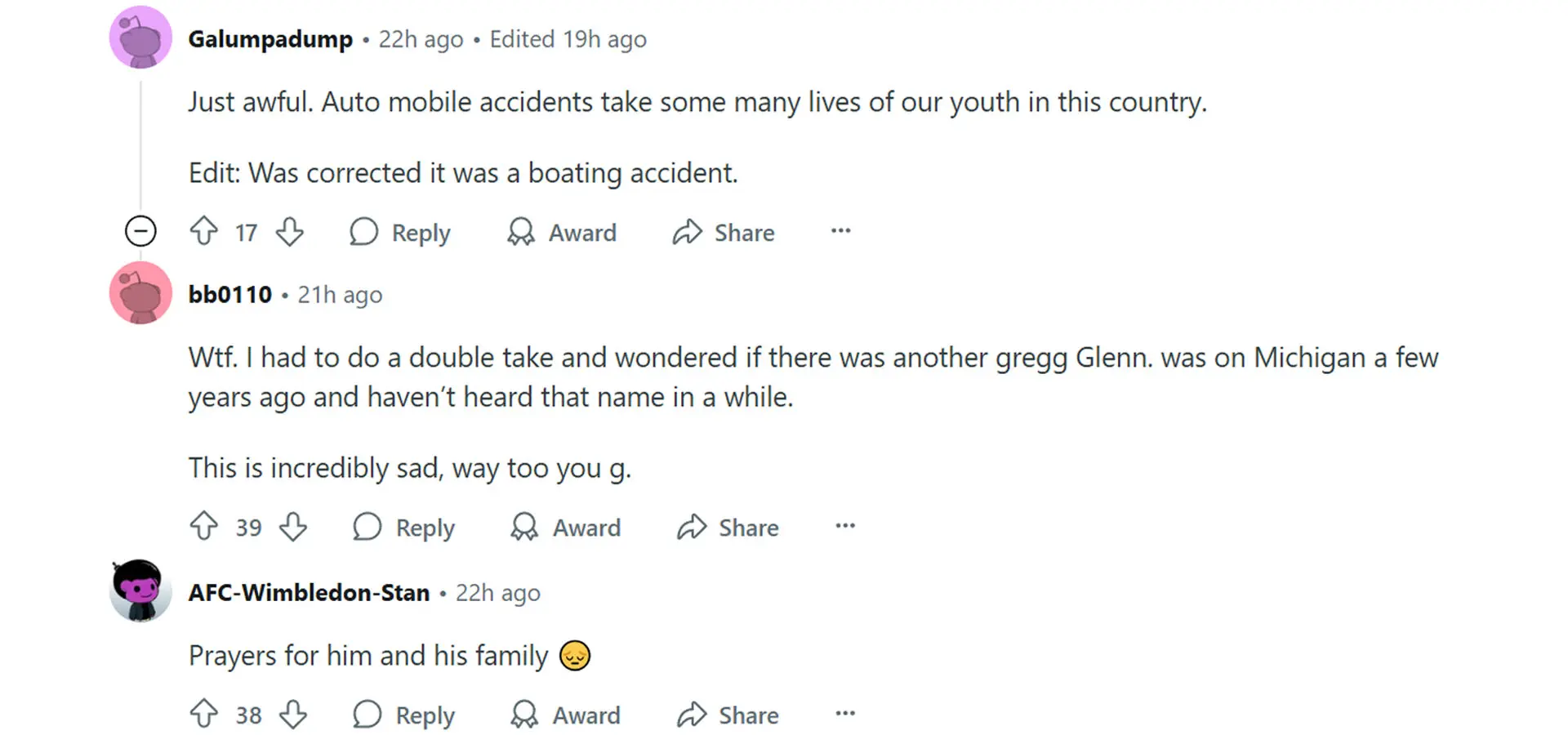Tributes seen under the post (Image via Reddit r/CollegeBasketball, u/1825Tulane)
