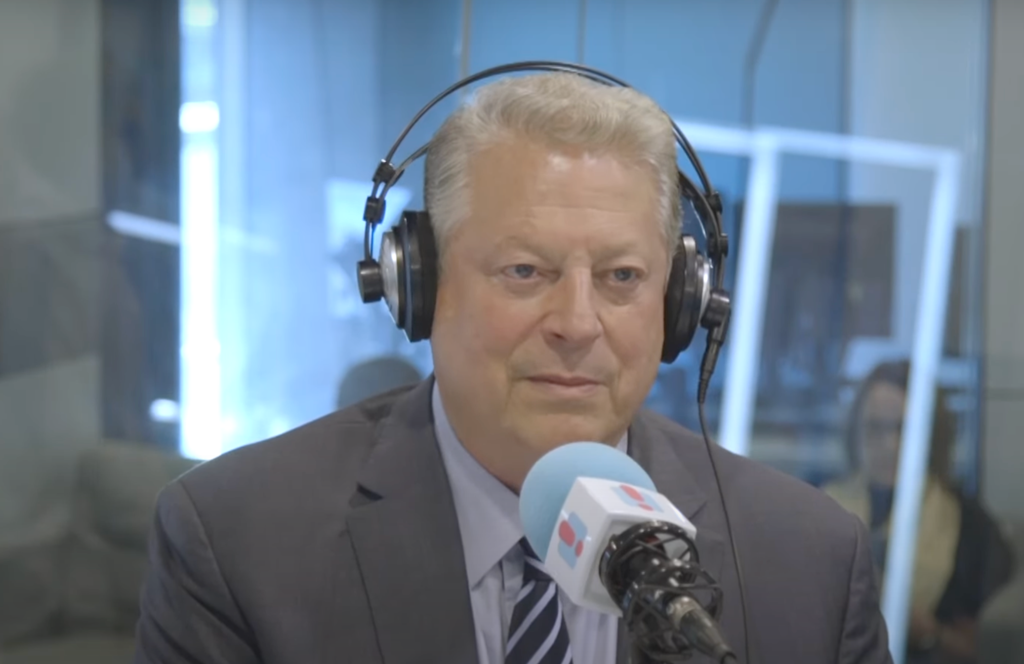 Al Gore lashes out at U.S. EPA for its proposal to revoke 2009 Endangerment Finding (Image via YouTube/Hamish &amp; Andy)