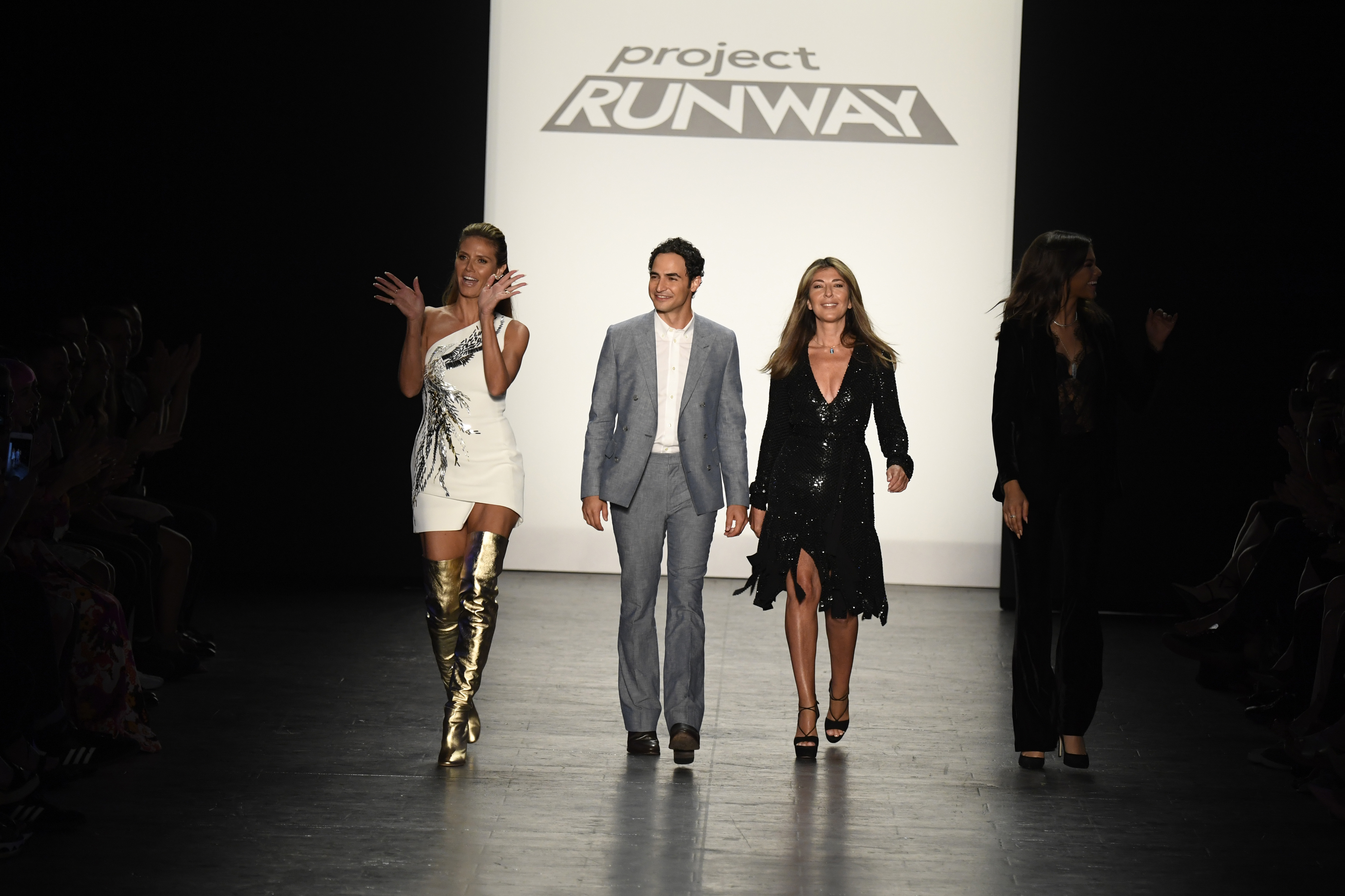 Nina Garcia and Heidi Klum in Project Runway (Image via Getty)