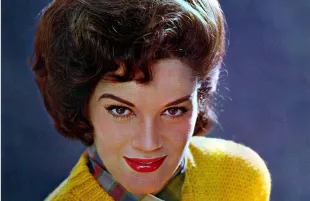 Connie Francis in 1964 (Image via Everett Collection)