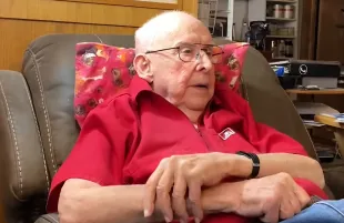 Jake Larson sharing his war stories (Image via YouTube/@StoryTimewithPapaJake)