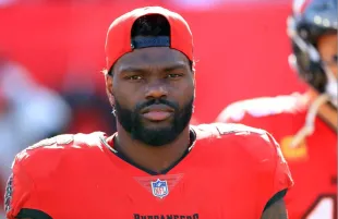 Shaquil Barrett (Image via Getty)