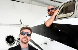 MrBeast and the pilot (Image via Instagram/@mrbeast)