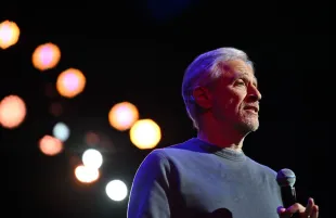 Jon Stewart performing in 2025 (Image via Getty)
