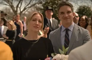 Sophie and Graham O'Neil in The Hunting Wives (Image via YouTube/@Lionsgate)