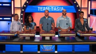 Team Fantasia on Celebrity Family Feud (Image via Instagram @familyfeudabc)